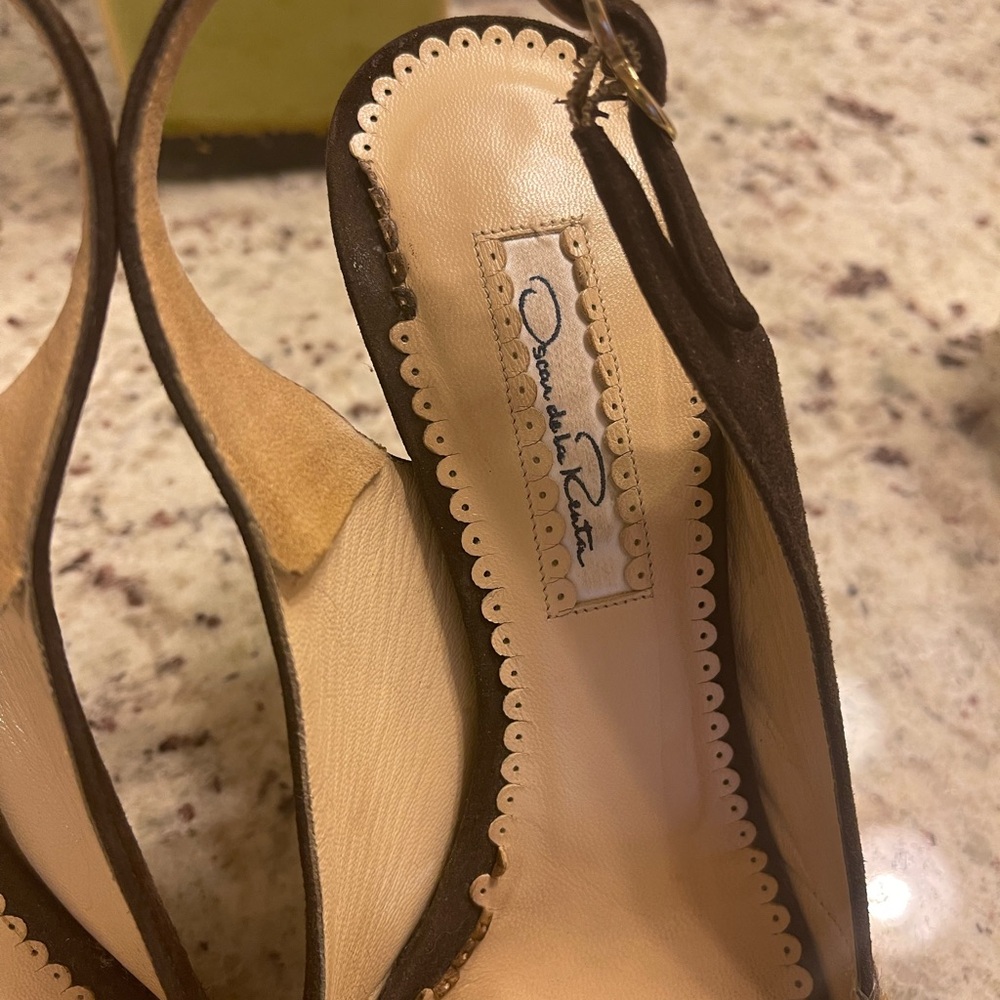 Oscar de la Renta Leopard Print Slingback Peep-Toe Heels - Picture 5 of 7